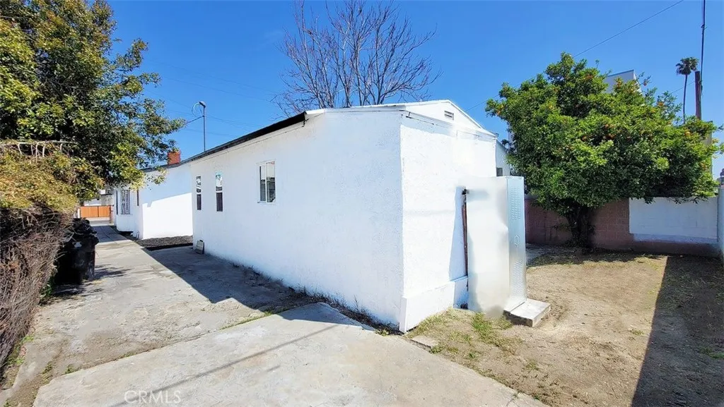 242 W 58th Street, Los Angeles, California 90037 home-pic-4